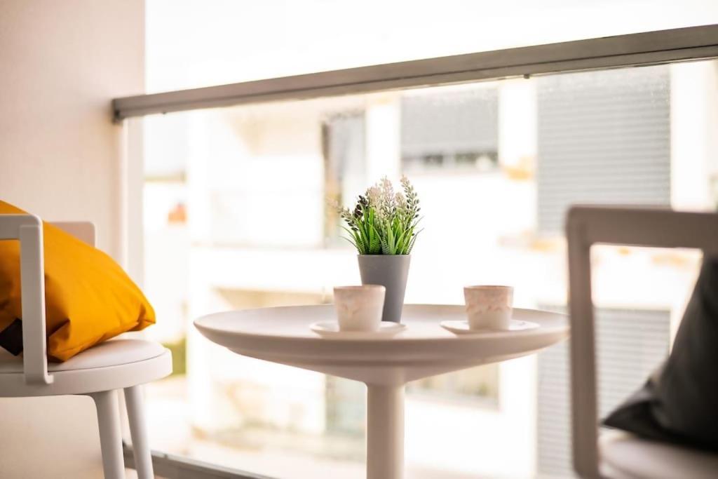 Cozy Sea View Apartment Near City & Airport Ponta Delgada Eksteriør bilde